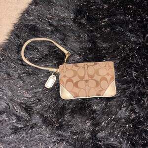 Y2k vintage coach wristlet